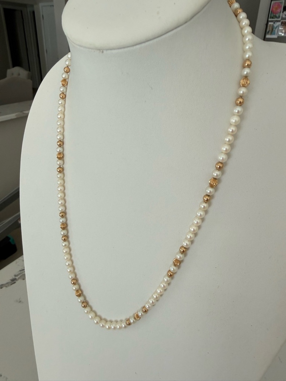 Classic Pearl necklace w/ Gold Beads - Picture 13 of 16